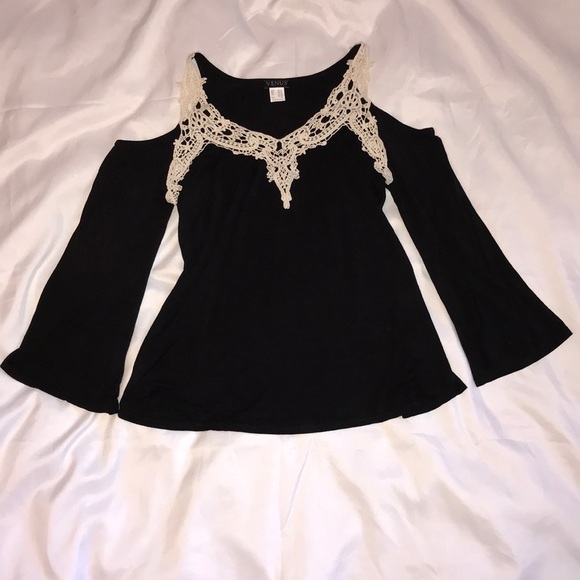 Crochet Bell Sleeve Top - Picture 3 of 5